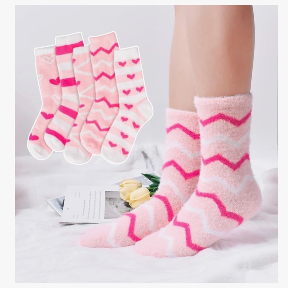 Fuzzy Socks 5 pair for Women Pink/White comes in a gift able box! New. - Picture 3 of 7